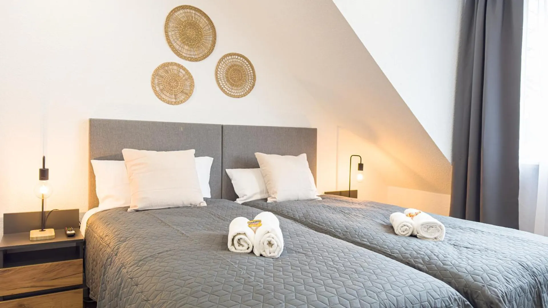 Apartment Immostay L# Ferienhaus- Balkon, Parking & Wifi Bremen